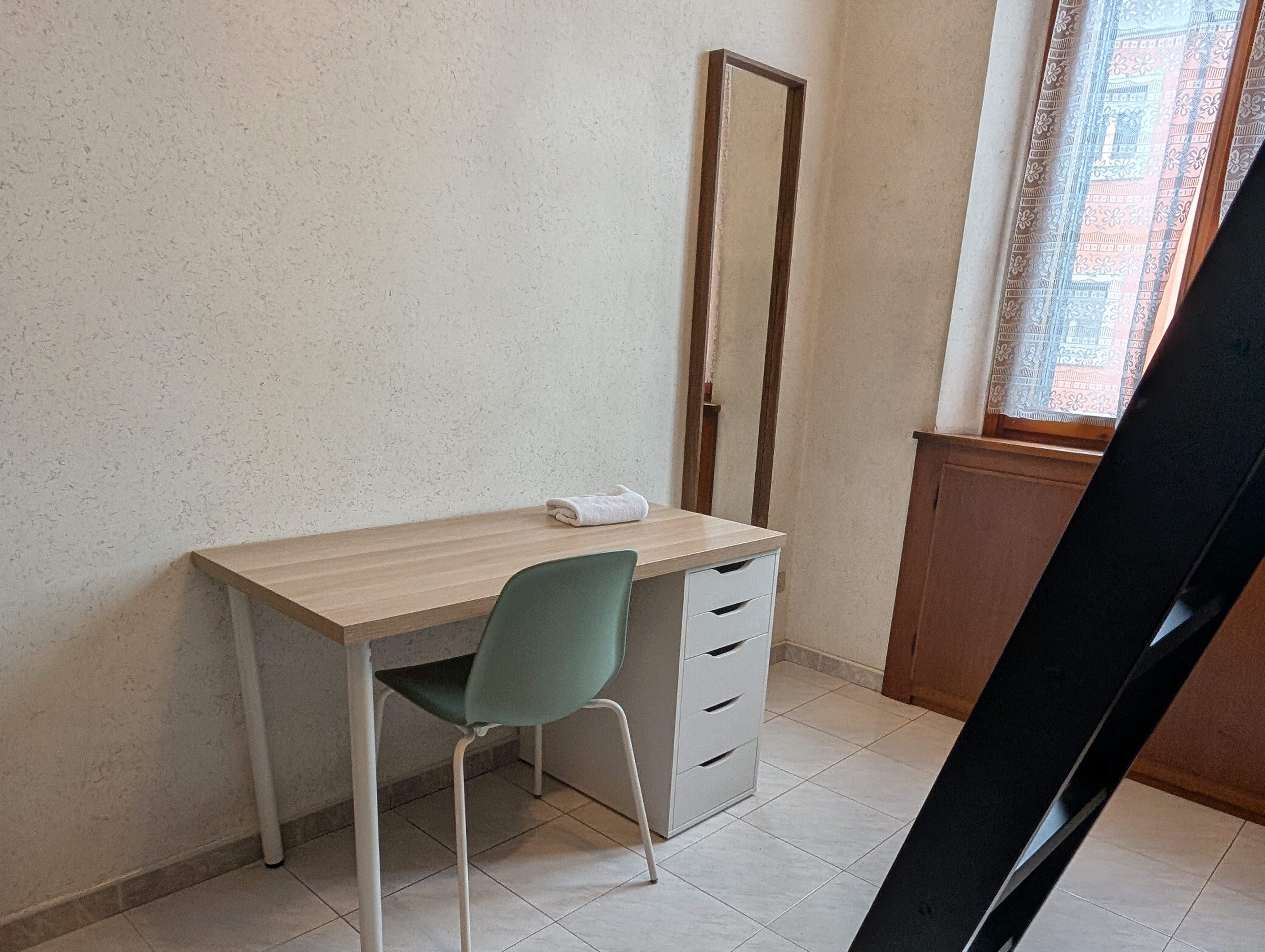 PXL 20250413 163452123